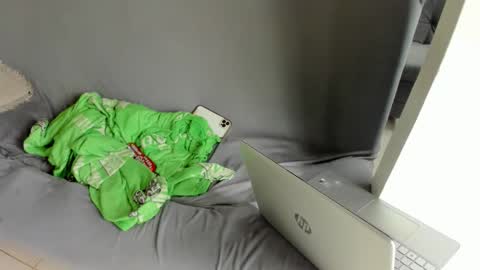 Akyra  online show from 04/13/26, 05:07