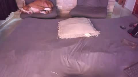 Akyra  online show from 04/16/26, 09:39