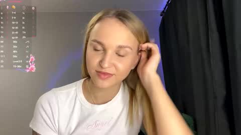 Sofia online show from 09/27/25, 11:04