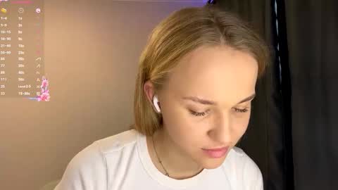 Sofia online show from 10/13/25, 10:37