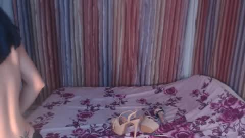 ladiekissesex online show from 02/20/25, 02:35