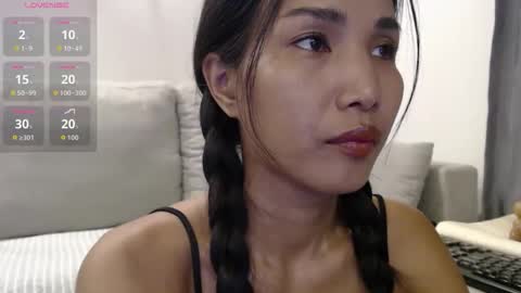 Snapshot of ladii_mia chatting on 05/10/26, 04:45 Mia online show from 05/10/26, 04:45
