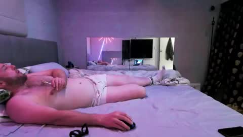 Hectic online show from 11/12/25, 07:46