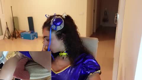 lady_ana_ online show from 11/23/25, 08:08