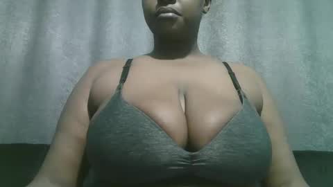 lady_dearra online show from 11/21/25, 01:15