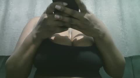 lady_dearra online show from 12/17/25, 03:23