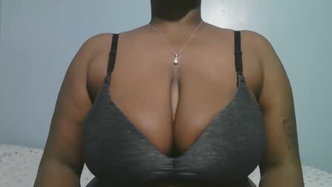 lady_dearra online show from 02/23/26, 03:04
