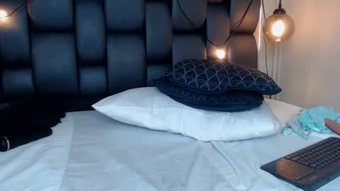 LADY  online show from 01/29/25, 08:08