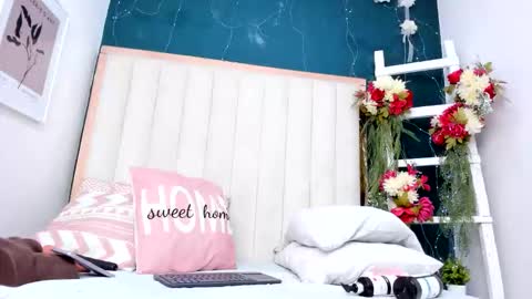 LADY  online show from 11/16/25, 02:17