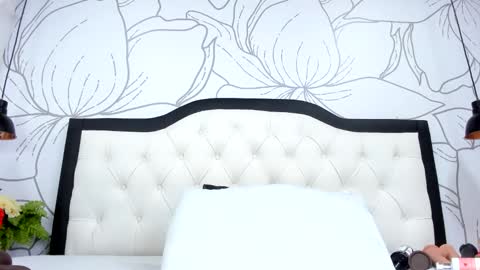 LADY  online show from 02/25/26, 02:10