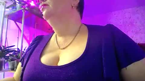 Lady Gloria online show from 11/19/25, 05:40