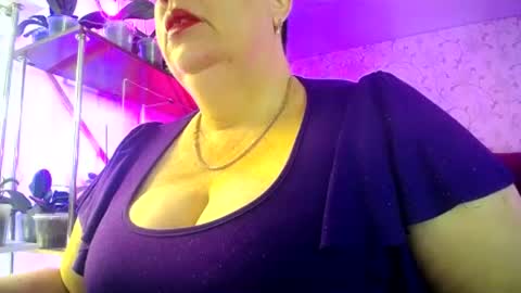 Snapshot of lady_gloria chatting on 06/18/26, 04:57 Lady Gloria online show from 06/18/26, 04:57