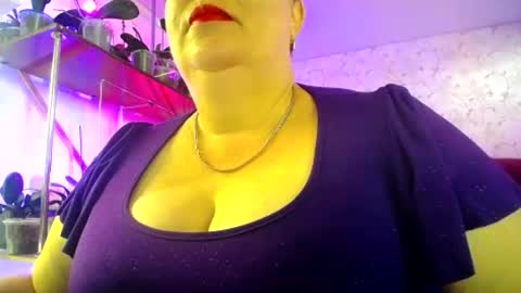 Snapshot of lady_gloria chatting on 06/28/26, 06:41 Lady Gloria online show from 06/28/26, 06:41