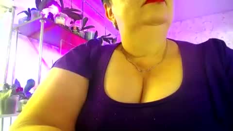 Snapshot of lady_gloria chatting on 07/04/26, 05:46 Lady Gloria online show from 07/04/26, 05:46