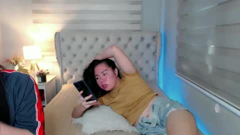 Snapshot of lady_hot_sofiax chatting on 02/13/25, 02:12 online show from 02/13/25, 02:12