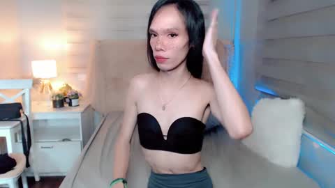 Snapshot of lady_hot_sofiax chatting on 02/20/25, 02:02 online show from 02/20/25, 02:02