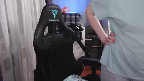 Angelika online show from 10/07/25, 03:25