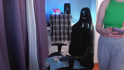 Angelika online show from 02/25/26, 06:50