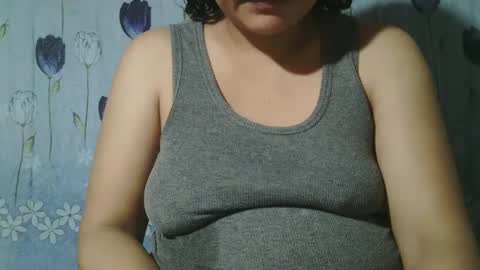 Snapshot of lady_love063 chatting on 02/09/25, 07:05 lady_love063 online show from 02/09/25, 07:05