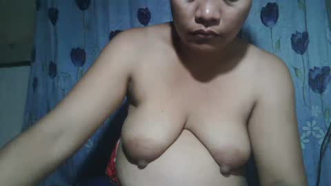 Snapshot of lady_love063 chatting on 10/13/25, 01:33 lady_love063 online show from 10/13/25, 01:33