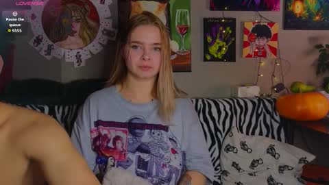 KENDALL  NATHANPVT IS OPEN online show from 09/18/25, 06:10