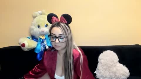 Lady Lyanna online show from 11/03/25, 11:04