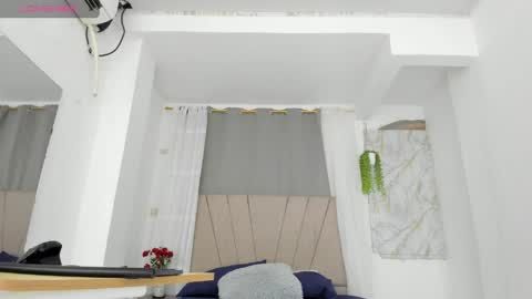 lady_miss___ online show from 06/04/26, 12:33