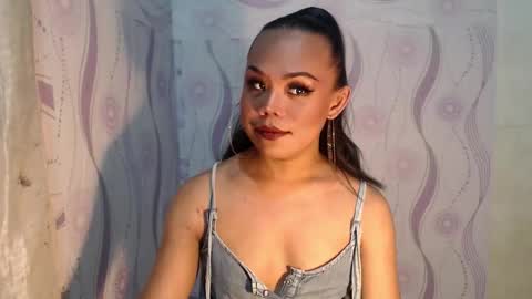lady_shane26 online show from 05/08/26, 11:59