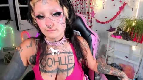 Mia online show from 05/29/26, 07:45