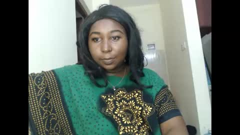 Snapshot of lady_twerky chatting on 10/05/25, 03:32 Maya online show from 10/05/25, 03:32