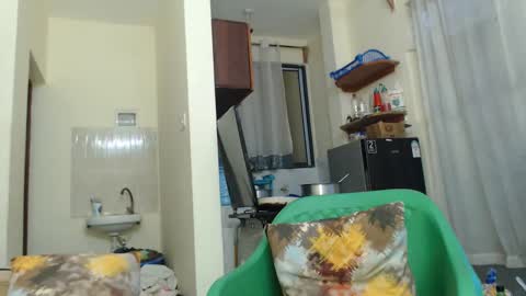 Snapshot of lady_twerky chatting on 10/31/25, 01:50 Maya online show from 10/31/25, 01:50