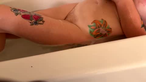 Snapshot of ladyandthatrampp chatting on 12/01/25, 02:49 ladyandthatrampp online show from 12/01/25, 02:49