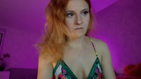 Sima Ladybigsmile online show from 11/19/25, 04:23