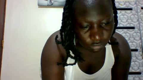 lindah32 online show from 03/10/25, 06:23