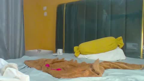 lindah32 online show from 02/04/26, 12:05