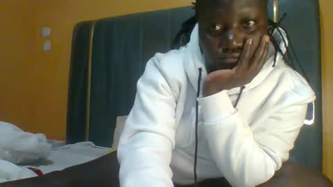 lindah32 online show from 04/18/26, 09:26