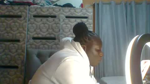 lindah32 online show from 07/05/26, 09:33