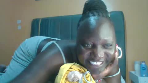 lindah32 online show from 07/15/26, 08:58