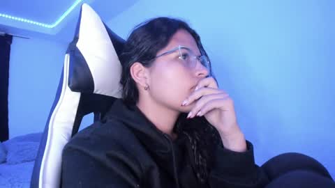  Lady  online show from 03/04/25, 12:39