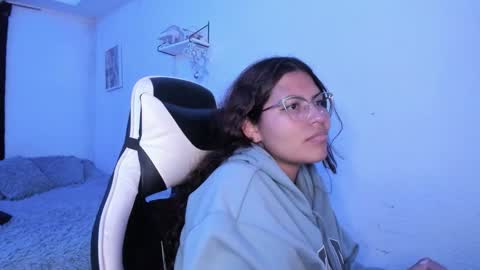  Lady  online show from 12/05/25, 03:15