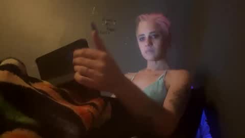 Snapshot of ladybug9097 chatting on 12/25/24, 04:11 RockStar Couple online show from 12/25/24, 04:11