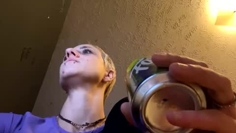 Snapshot of ladybug9097 chatting on 02/07/25, 03:45 RockStar Couple online show from 02/07/25, 03:45