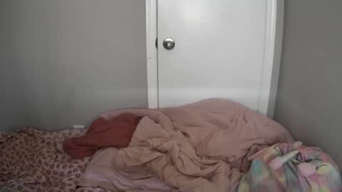 hugbug online show from 01/12/25, 10:12