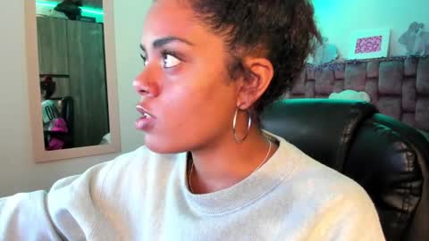 leidy daniela online show from 12/19/24, 03:18