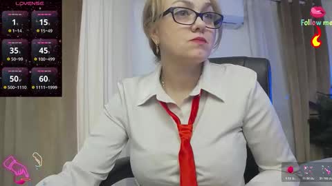  Lady Jeen    Back on Sunday 8th of December online show from 11/17/25, 06:52