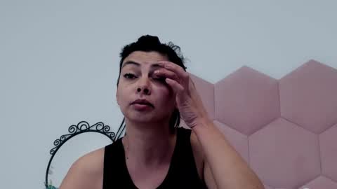 Lia online show from 02/07/25, 05:10