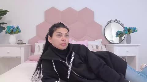 Lia online show from 02/18/25, 04:26