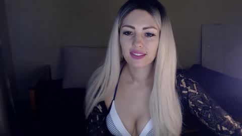 Snapshot of ladymoonlight8 chatting on 01/11/25, 09:57 Monika online show from 01/11/25, 09:57