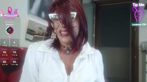 Snapshot of ladyoxana chatting on 06/20/26, 11:29 Oxana online show from 06/20/26, 11:29