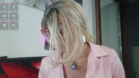 Snapshot of ladyoxana chatting on 07/05/26, 12:17 Oxana online show from 07/05/26, 12:17